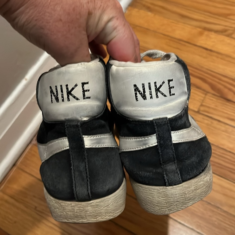 Nike Men’s Blazer Mid 77 Suede Sneakers - Picture 6 of 8